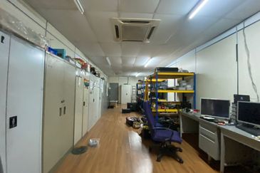 Batu Berendam Free Trade Zone Factory For Rent