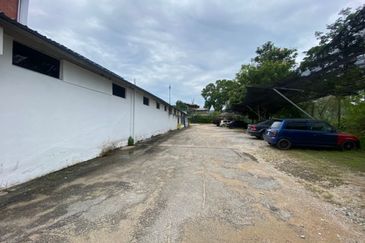 Batu Berendam Free Trade Zone Factory For Rent