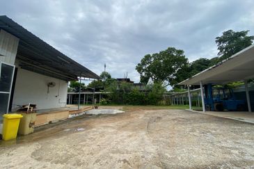 Batu Berendam Free Trade Zone Factory For Rent
