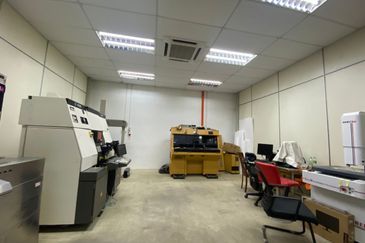 Batu Berendam Free Trade Zone Factory For Rent