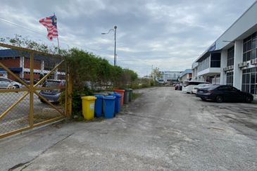 Batu Berendam Free Trade Zone Factory For Rent