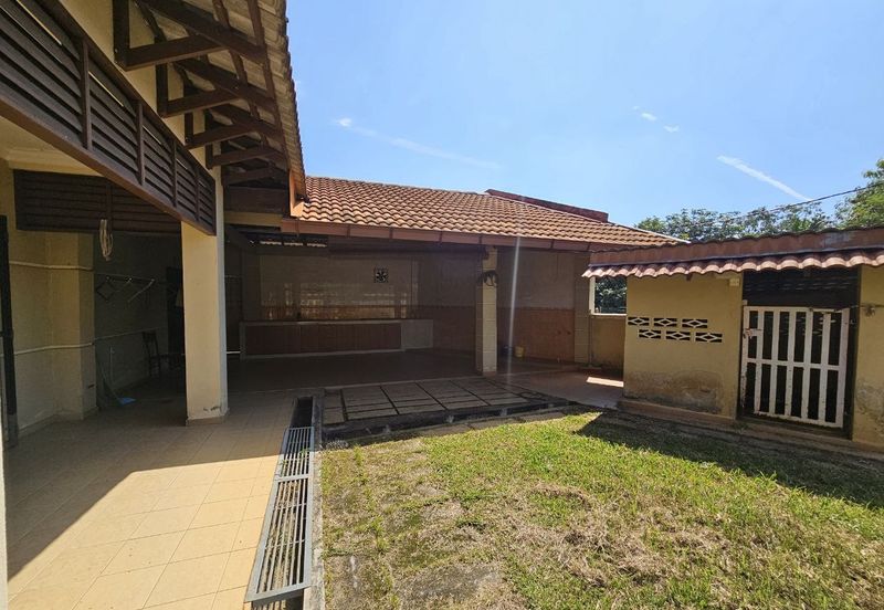 2 Storey Corner Terrace House Freehold Gated & Guarded Extra land 4,220sqft