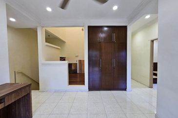 2 Storey Corner Terrace House Freehold Gated & Guarded Extra land 4,220sqft