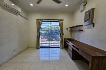2 Storey Corner Terrace House Freehold Gated & Guarded Extra land 4,220sqft