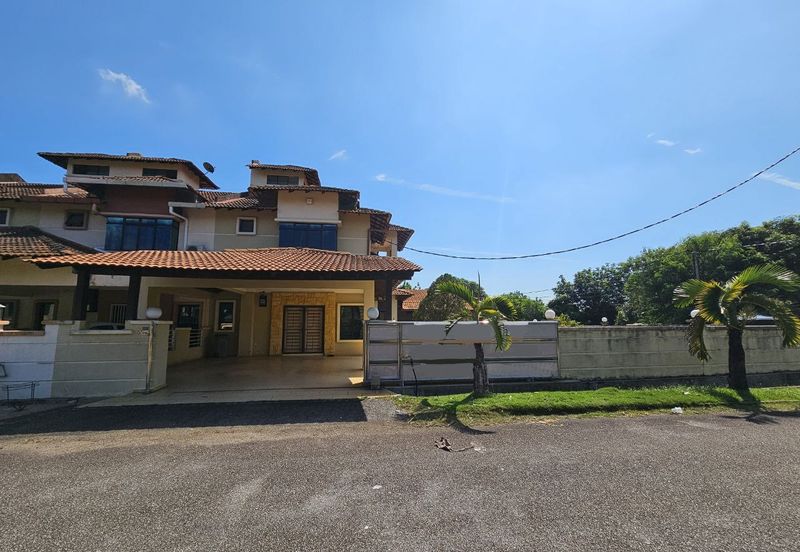 2 Storey Corner Terrace House Freehold Gated & Guarded Extra land 4,220sqft