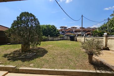 2 Storey Corner Terrace House Freehold Gated & Guarded Extra land 4,220sqft