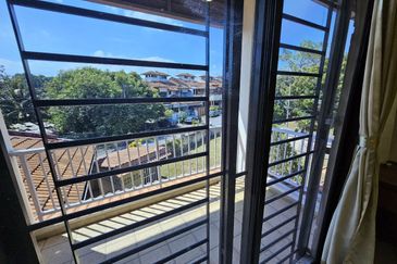 2 Storey Corner Terrace House Freehold Gated & Guarded Extra land 4,220sqft