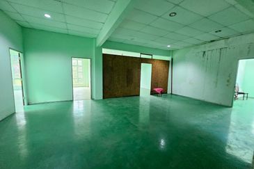 For Sale Double Storey Shop with Basement (Corner Lot)