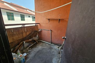 For Sale Double Storey Shop with Basement (Corner Lot)