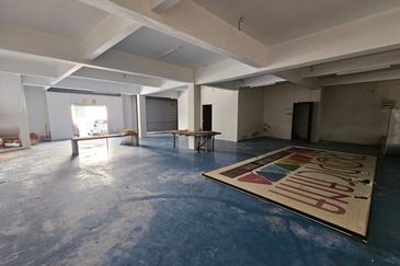 For Sale Double Storey Shop with Basement (Corner Lot)