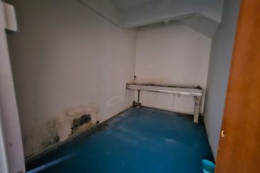 For Sale Double Storey Shop with Basement (Corner Lot)