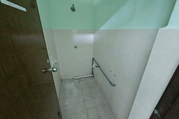 For Sale Double Storey Shop with Basement (Corner Lot)