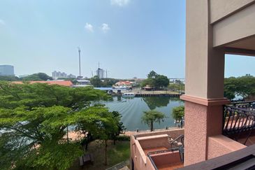 CASA DEL RIO RESIDENCES