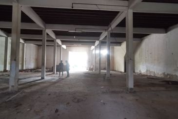 For Sale 2 Storey Building attached with Melaka Riverside