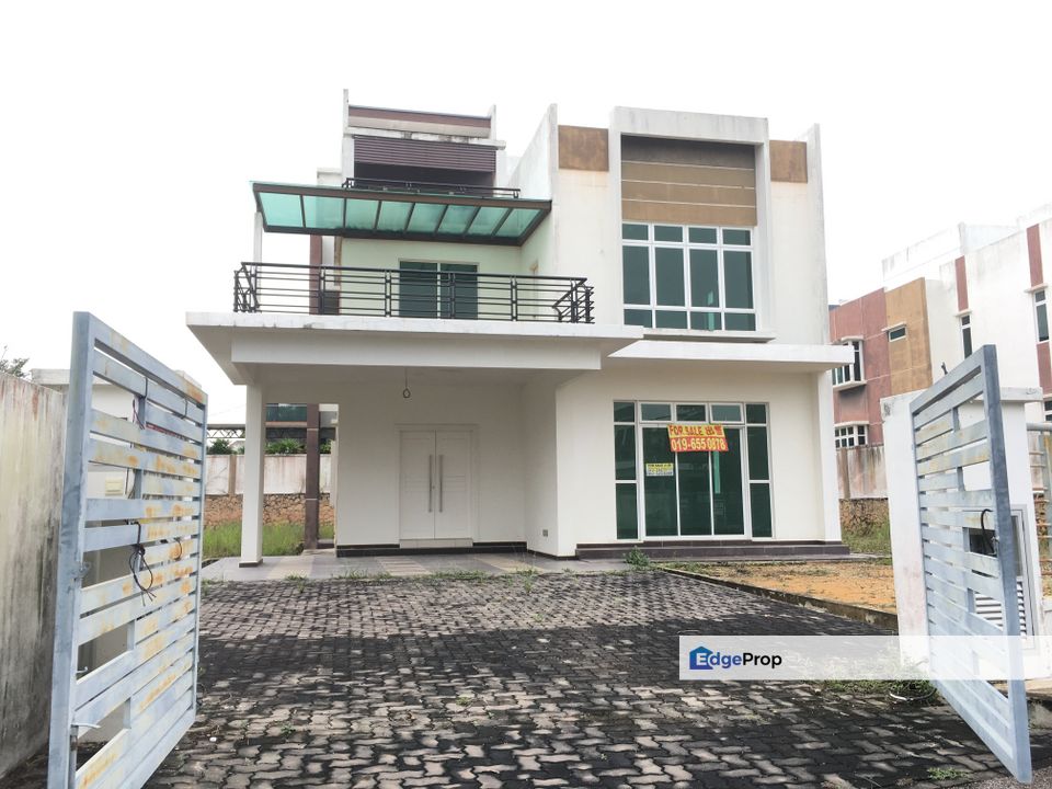 Two and Half Storey Bungalow Vista Kirana for Sale RM1,280,000 By