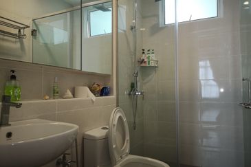 Freehold, Level 22, 3 Bedrooms Condo for Sale  