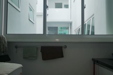 Freehold, Level 22, 3 Bedrooms Condo for Sale  