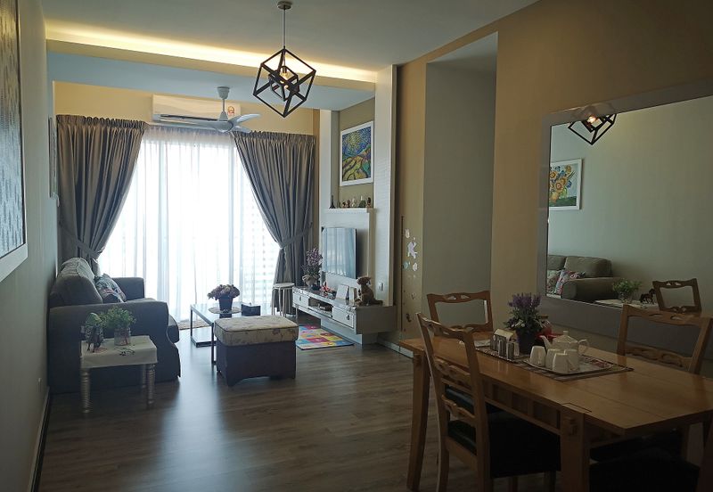 Freehold, Level 22, 3 Bedrooms Condo for Sale  