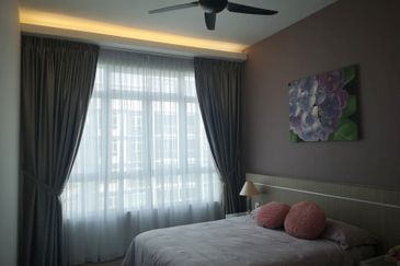 Freehold, Level 22, 3 Bedrooms Condo for Sale  