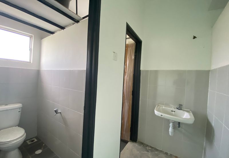 Klebang Brand New Facing Main Road Shoplot To Rent