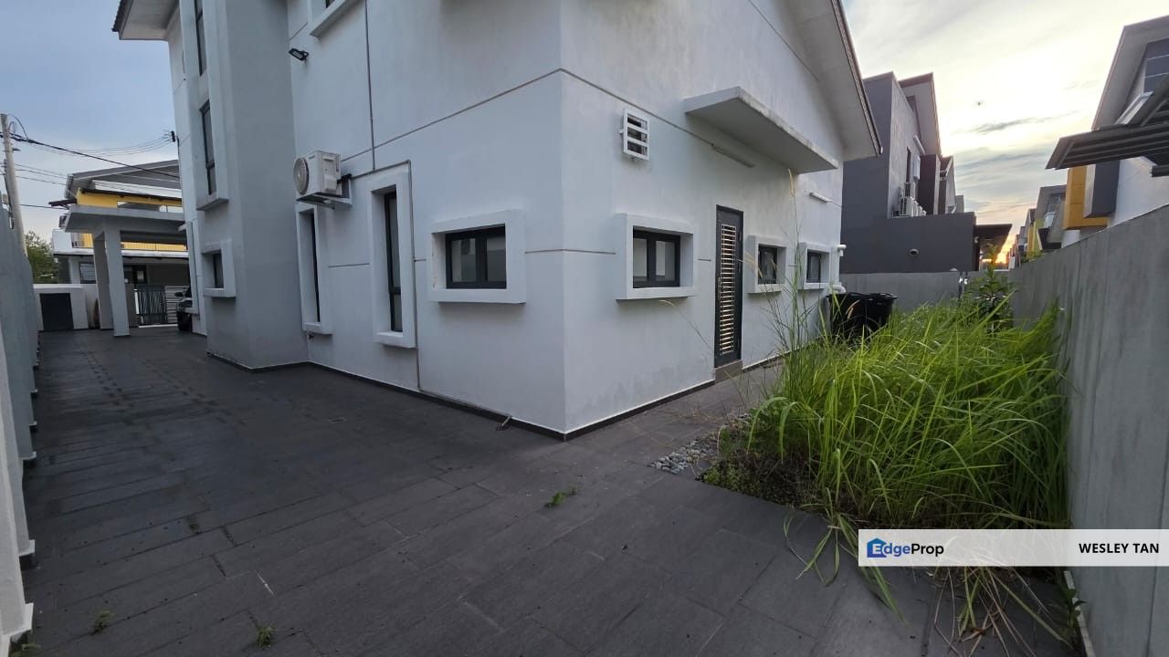One Krubong Valued 2 Storey Bungalow Furnished Freehold Guarded Gated, Melaka, Krubong