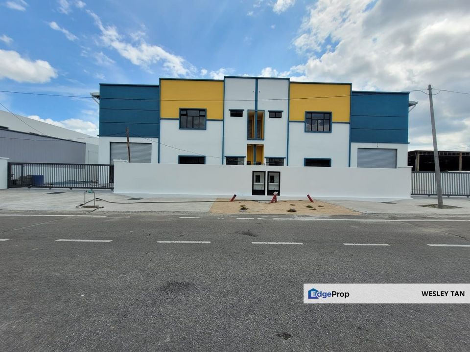  1.5 Storey Semi-D Adjoining Factory 10,800sf in Perindustrian Krubong Newly Build, Melaka, Krubong