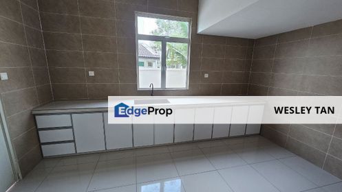 2 Story Bungalow 5mins to Cheng Lotus 24/7 Gated Guarded Newly Painted, Melaka, Cheng