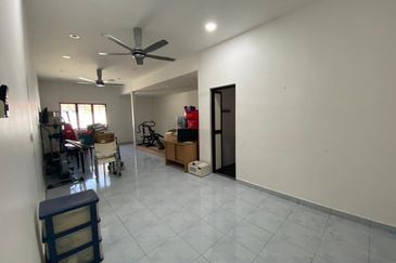 Ujong Pasir Freehold Main Road Facing Land For Sale