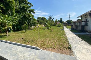 Ujong Pasir Freehold Main Road Facing Land For Sale