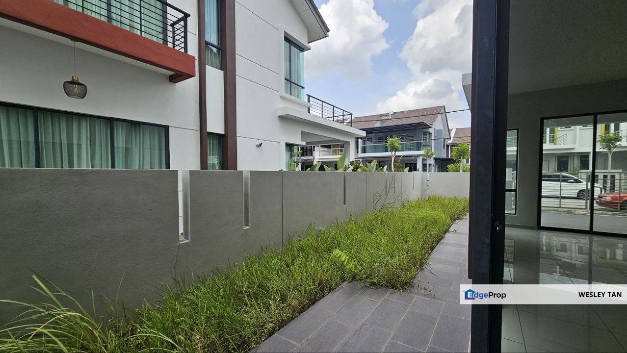 One Krubong SUTERA EMAS Endlot 32x70 South Unit Freehold Gated Guarded 2 Stry Terrace, Melaka, Krubong