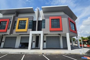 Krubong Main Road 2 Storey Shop 40x75 Corner 30x75 Endlot 3-phase New