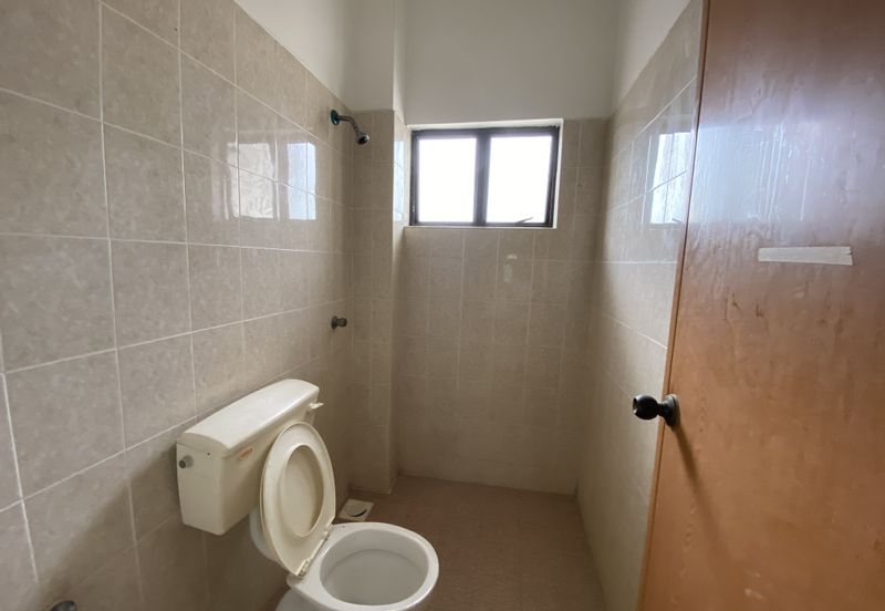 Ujong Pasir, Taman Pertam Jaya, Main Road Shoplot For Sale