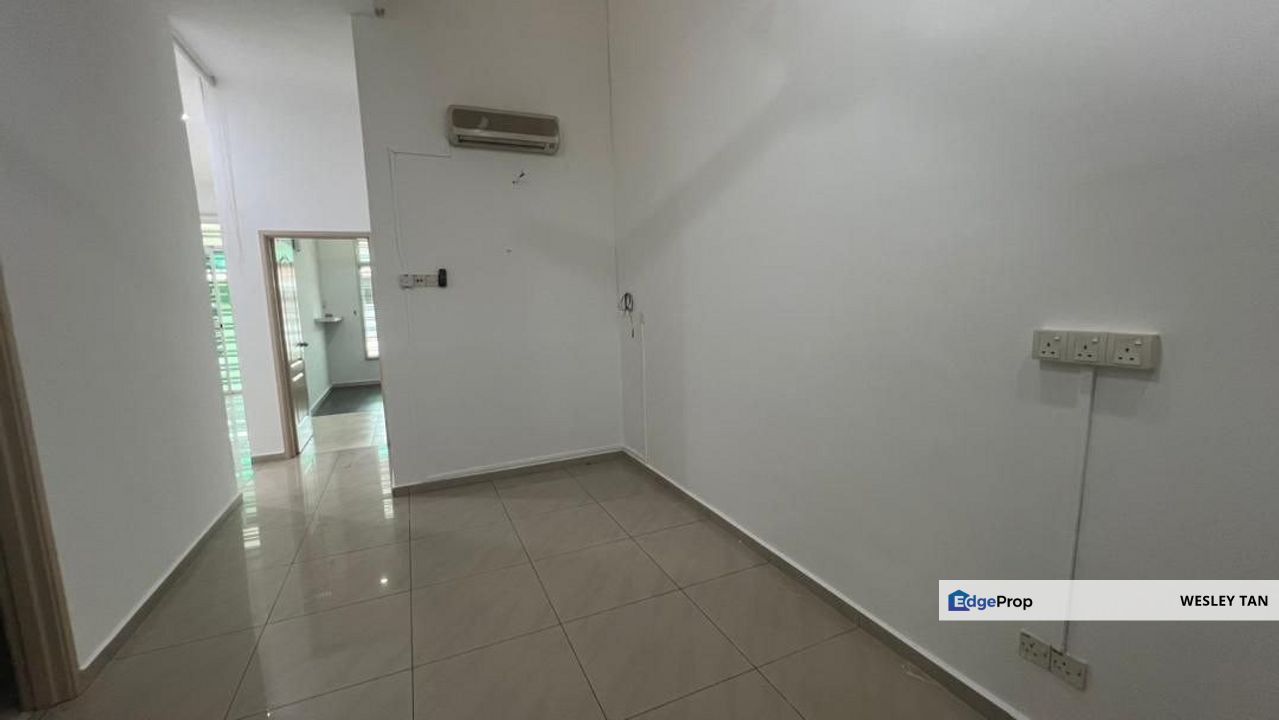 Krubong Jaya 1 Storey Terrace Partly Fitted Mezzanine Floor Non Bumi, Melaka, Krubong