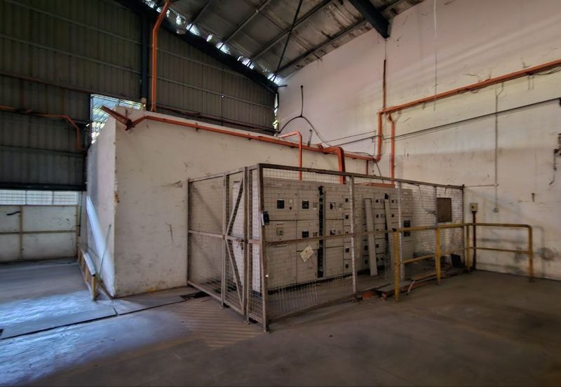 Corner Fully Covered Factory 65,000sf 1,600amp No Beam Production Area