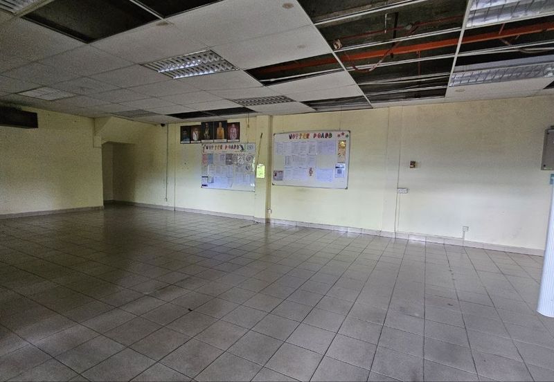 Corner Fully Covered Factory 65,000sf 1,600amp No Beam Production Area