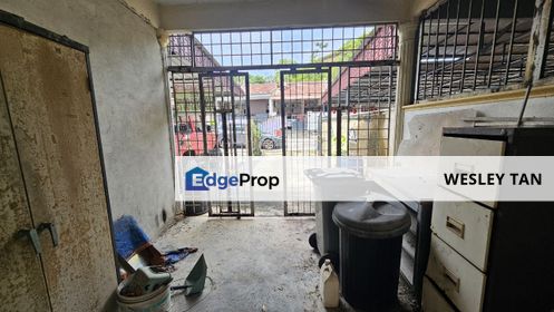1.5 Townhouse Ground Floor Cheng Freehold Extra Length Car Porch Original Non Bumi, Melaka, Cheng