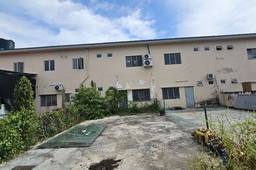  Near Family Store Ground Floor Main Road Facing Shop Suitable For F&b  _____