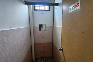  Near Family Store Ground Floor Main Road Facing Shop Suitable For F&b  _____