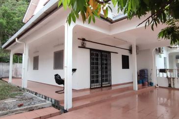 Bukit Beruang Extra Side Below Value  2 Storey Terrace 2,220sqft Non Bumi Sale