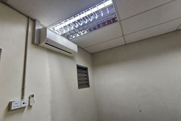 Malim Terrace Factory 24x80 Converted to 2 Storey 3 Office Rooms Reno.