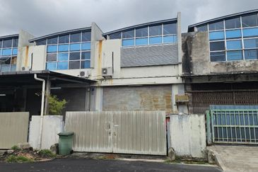 Malim Terrace Factory 24x80 Converted to 2 Storey 3 Office Rooms Reno.