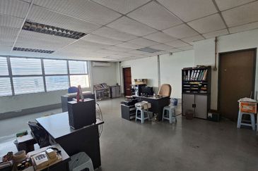 Malim Terrace Factory 24x80 Converted to 2 Storey 3 Office Rooms Reno.