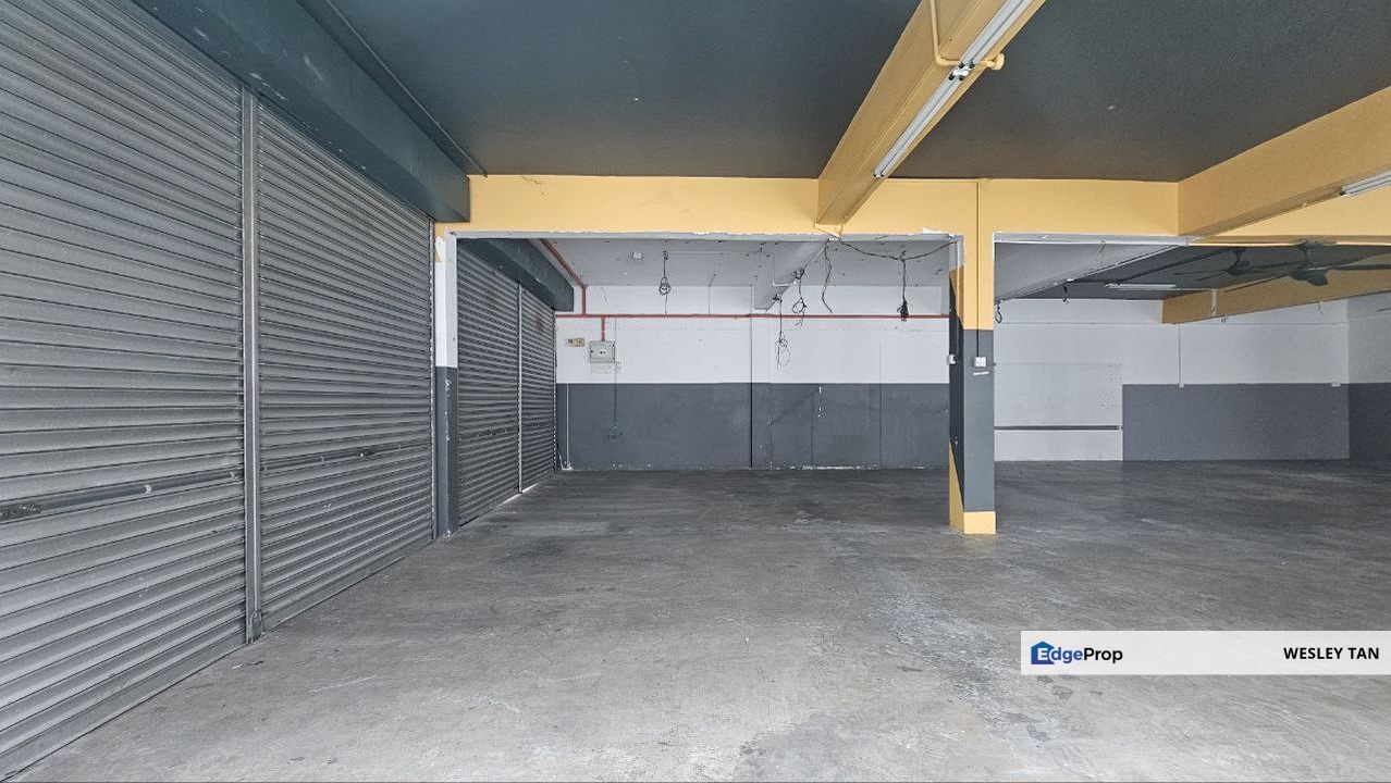 Merdeka Permai 2 Stry Endlot Est 39x86 Shop Facing Mainroad Extra Park, Melaka, Batu Berendam