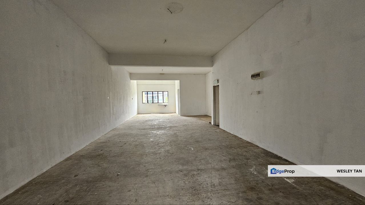 One Krubong Main Road 2 Stry Shop 22x75 Bare & Ready Long Term 1st Flr, Melaka, Krubong