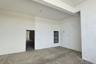 One Krubong Main Road 2 Stry Shop 22x75 Bare & Ready Long Term 1st Flr