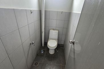 One Krubong Main Road 2 Stry Shop 22x75 Bare & Ready Long Term 1st Flr