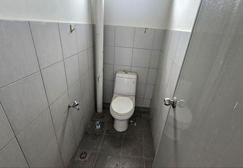 One Krubong Main Road 2 Stry Shop 22x75 Bare & Ready Long Term 1st Flr