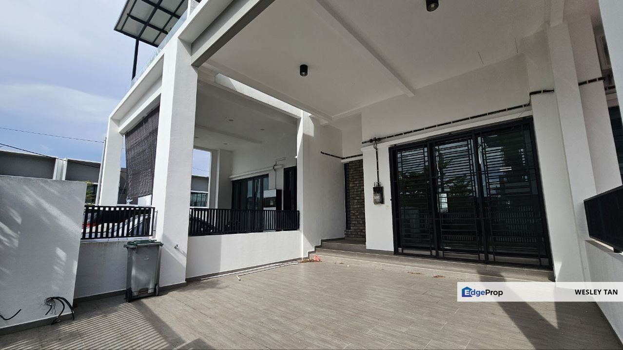 New Cheng 2 Storey Terrace Gated Community 20x70 Freehold 4rooms Bare, Melaka, Cheng