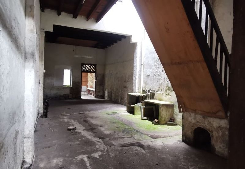 Bukit Cina 2 Storey Pre-war Jonker Unesco Shop 1,400sf Road Side Bare