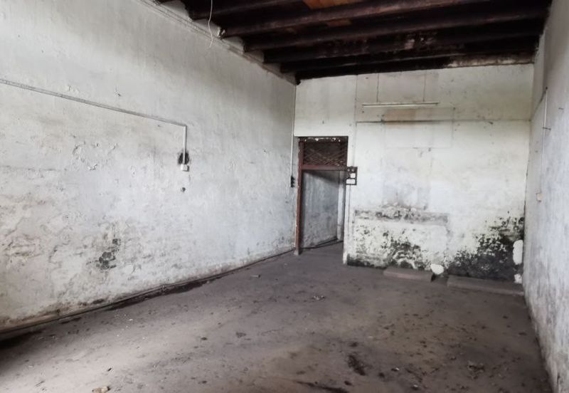 Bukit Cina 2 Storey Pre-war Jonker Unesco Shop 1,400sf Road Side Bare